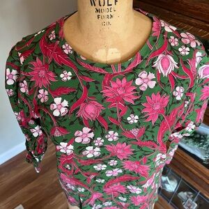 Zara women’s puff sleeve floral t-shirt medium